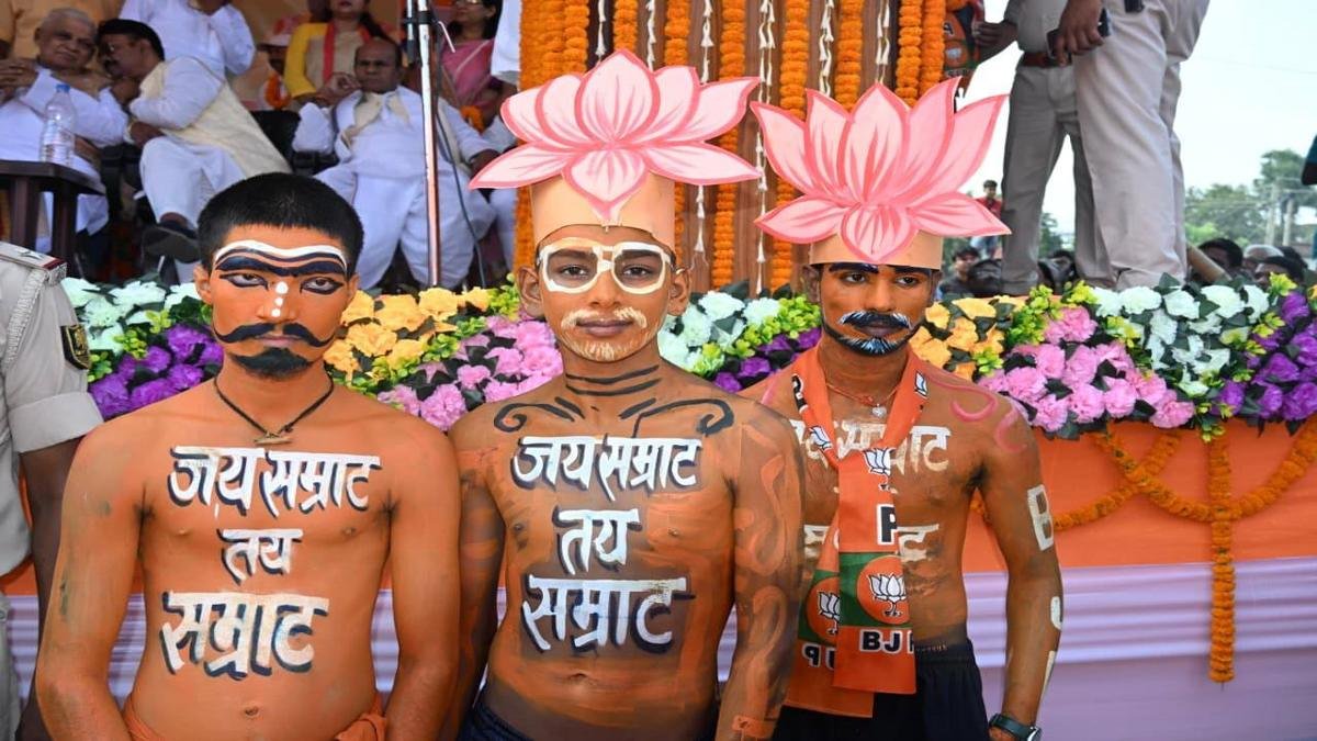 सम्राट की पत्नी बोलीं- 'काम की वजह से जीतते हैं, किसी सिंबल की वजह से नहीं' | 22Scope News Samrat Wife 2 22Scope News