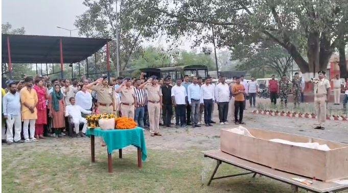 TRIBUTE TO IRB JAWAN IRB जवान को श्रद्धांजलि देकर नम आंखों से दी गई अंतिम विदाई, एसपी बोले – दोषियों को मिलेगी सख्त सजा