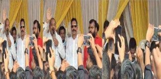 चुनाव प्रचार में मंच से गिरे बाहुबली अनंत सिंह, मची भगदड़ चुनाव प्रचार में मंच से गिरे बाहुबली अनंत सिंह, मची भगदड़