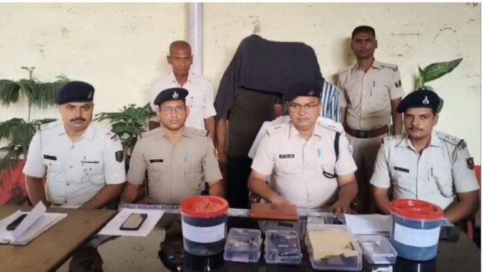 बेगूसराय में चर्चित संतोष कुमार हत्याकांड का पुलिस ने किया खुलासा, पैसा लेन-देन का विवाद बना कारण