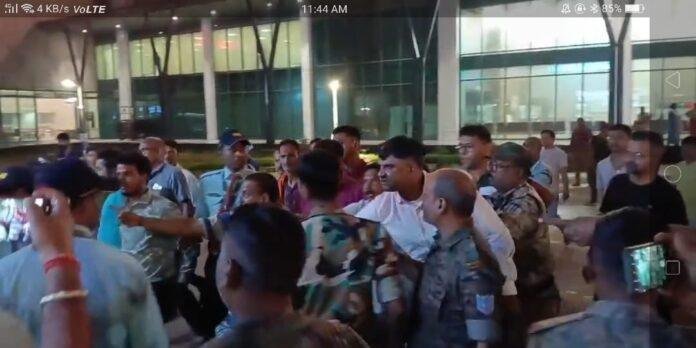 इलाज के दौरान महिला की मौत पर हंगामा, परिजनों ने डॉक्टर पर लगाया लापरवाही का आरोप