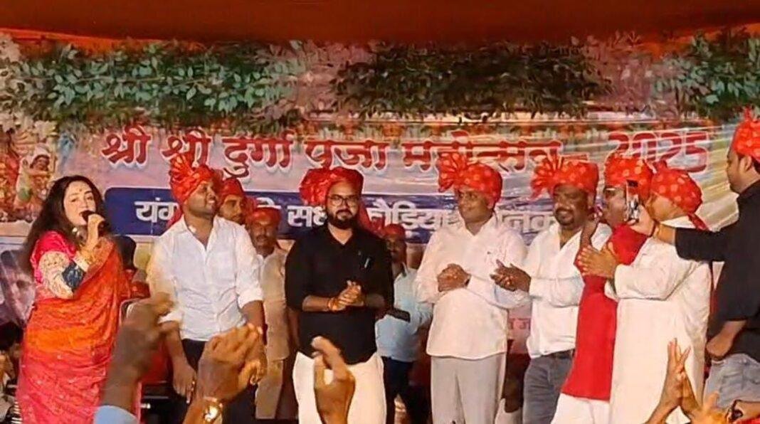 Palamu: महाष्टमी पूजा में उमड़ा आस्था का सैलाब, मेदिनीनगर में यंग जागृति संघ ने किया भक्ति जागरण का आयोजन