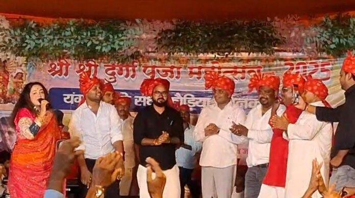 Palamu: महाष्टमी पूजा में उमड़ा आस्था का सैलाब, मेदिनीनगर में यंग जागृति संघ ने किया भक्ति जागरण का आयोजन