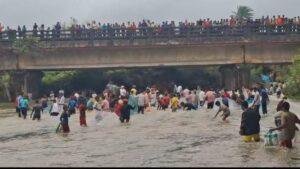 Hazaribagh: भारी बारिश से छड़वा डैम का फाटक डैमेज, निरीक्षण को पहुंचे एसडीओ