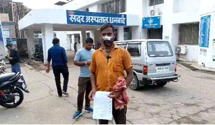 प्रभातम मॉल में सिक्युरिटी गार्ड और युवक के बीच हुई मारपीट, युवक घायल