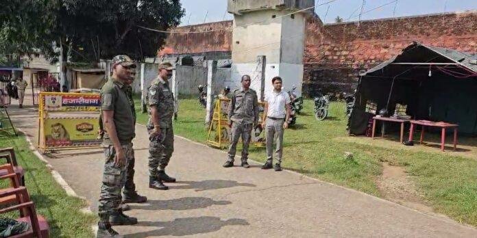 Hazaribagh: जेल की बढ़ाई गई सुरक्षा, चप्पे चप्पे पे पुलिस पर तैनात, 6 कर्मी निलंबित