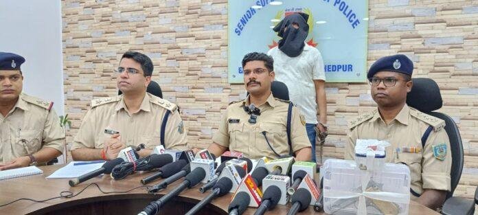 Jamshedpur: भानू मांझी गैंग का शूटर मनीष सिंह लोडेड पिस्टल के साथ गिरफ्तार