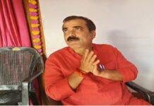 मंत्री जीवेश मिश्रा के बिगड़े बोल - ऐसा कोई नही जो जाले से कांग्रेस के सिंबल पर चुनाव लड़ सके , ऋषि मिश्रा को कहा बाहरी उम्मीदवार