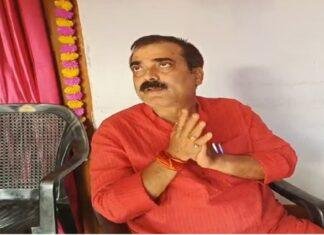 मंत्री जीवेश मिश्रा के बिगड़े बोल - ऐसा कोई नही जो जाले से कांग्रेस के सिंबल पर चुनाव लड़ सके , ऋषि मिश्रा को कहा बाहरी उम्मीदवार
