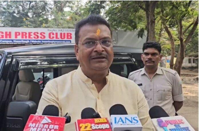 घाटशिला उपचुनाव: सांसद मनीष जायसवाल का झामुमो पर बड़ा आरोप, जानें क्या कहा..
