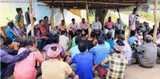 आदिवासी प्रेमी जोड़े को लव मैरिज करने की मिली सजा, किया गया सामाजिक बहिष्कार, गांव में शुद्धिकरण का आदेश आदिवासी प्रेमी जोड़े को लव मैरिज करने की मिली सजा, किया गया सामाजिक बहिष्कार, गांव में शुद्धिकरण का आदेश