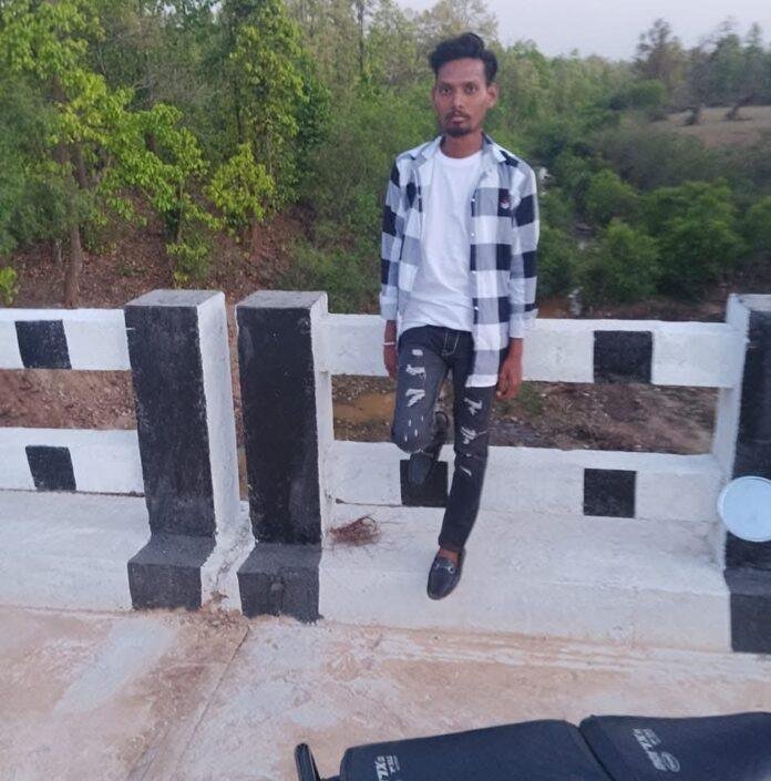 लापता युवक की झाड़ियों में मिली लाश, हत्या से इलाके में सनसनी