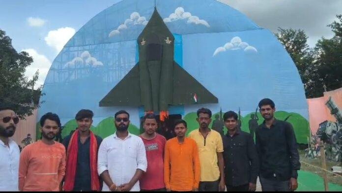 operation sindoor theme puja pandal Lohardaga: ‘ऑपरेशन सिंदूर’ थीम पर बना पूजा पंडाल