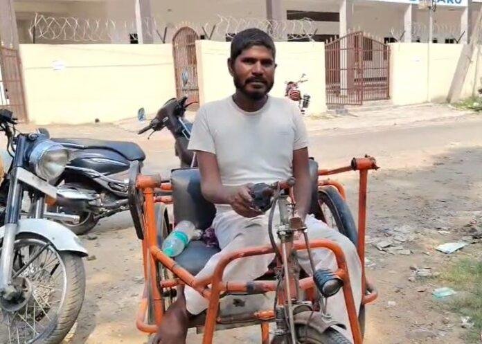 दिव्यांग परिवार की जिंदगी में अंधेरा, चोरी के बाद छिन गया सहारा-अब डीसी से उम्मीद की आस