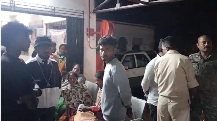 Lohardaga: सदर अस्पताल की लापरवाही से जच्चा-बच्चा की मौत, एंबुलेंस चालक बीच रास्ते छोड़ भागा