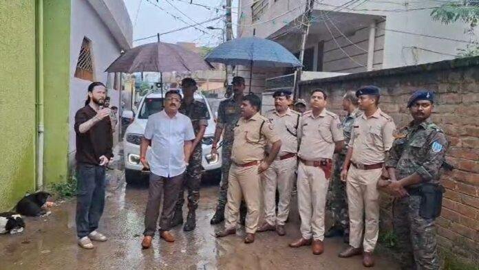 sp hazaribagh Hazaribagh: चोरी की घटनाओं पर सख्त हुई पुलिस, एसपी ने संवेदनशील इलाकों का किया निरीक्षण