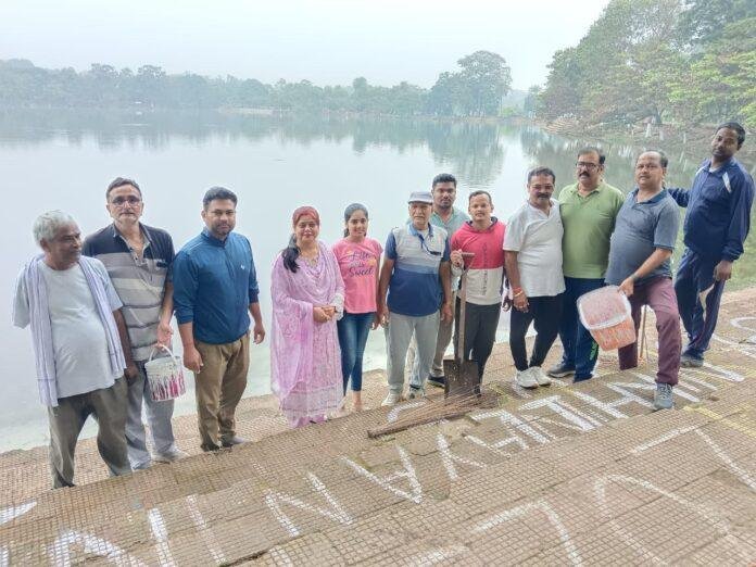 छठ पूजा से पूर्व छठ घाटों का निरीक्षण छठ पूजा से पूर्व छठ घाटों का निरीक्षण, विधायक प्रदीप प्रसाद और शेफाली गुप्ता ने तैयारियों का लिया जायजा