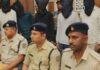 Deoghar: 4 करोड़ की बैंक डकैती का खुलासा, 5 लाख नगद और हथियार के साथ 11 अपराधी गिरफ्तार Deoghar