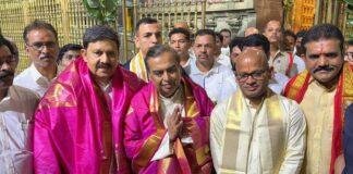 मुकेश अंबानी