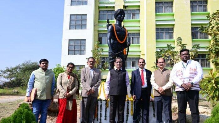 सीयूजे में ‘Swabhimani Birsa 2025’ का समापन: Birsa Munda 150th Birth Anniversary पर Tribal Culture का अद्भुत प्रदर्शन