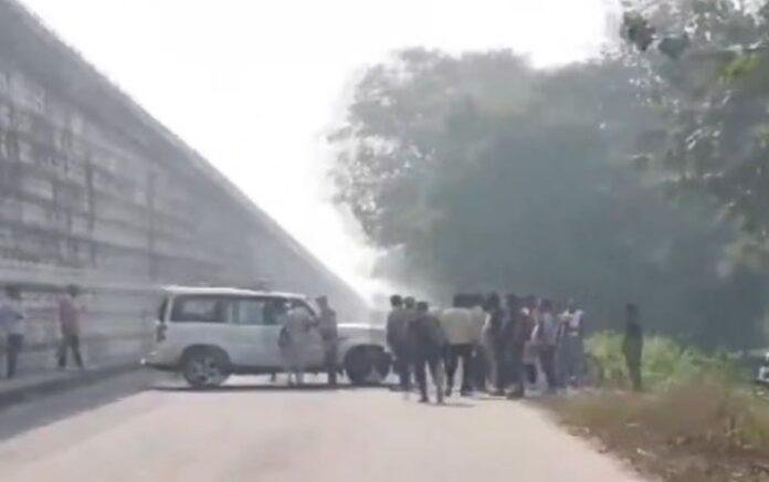 Bihar Election 2025: अररिया में पोलिंग बूथ पर बीजेपी और कांग्रेस समर्थकों के बीच झड़प, सुरक्षाबलों ने किया लाठीचार्ज..