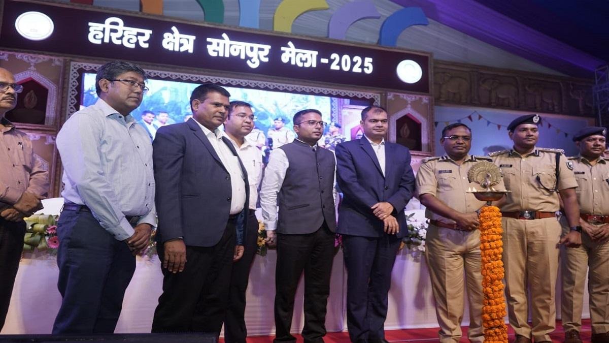 विश्व प्रसिद्ध हरिहर क्षेत्र सोनपुर मेला 2025 का हुआ भव्य शुभारम्भ,गर्भगृह में एक साथ विराजमान हैं भगवान विष्णु और शिव 3 22Scope News G5UCM1LbYAE6vDa 22Scope News