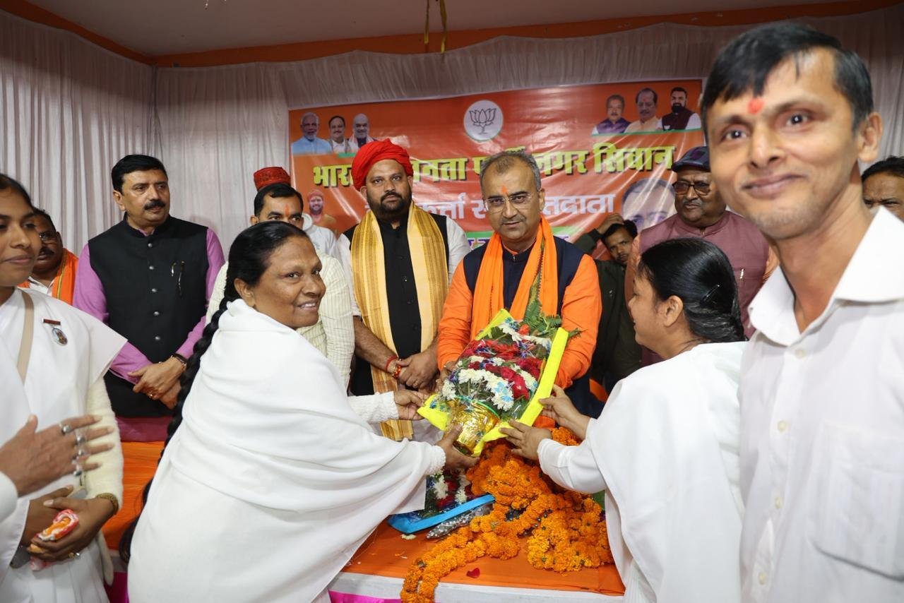 शपथ ग्रहण के बाद मंत्री चले गांव की ओर,किशनगंज में दिलीप जायसवाल और सीवान में मंगल पांण्डेय का हुआ भव्य स्वागत | 22Scope News G6c0U bgAAoz5k 22Scope News