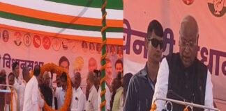 खड़गे ने नौहट्टा में की जनसभा, महिलाओं के स्वाभिमान के साथ खिलवाड़ कर रही है NDA सरकार