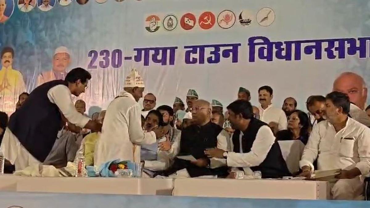 गयाजी में खड़गे ने कहा- झूठ बोलने वाले एक दिन बनेंगे डकैत, नहीं किया गरीबों का भला 5 22Scope News Kharge Gaya 3 22Scope News