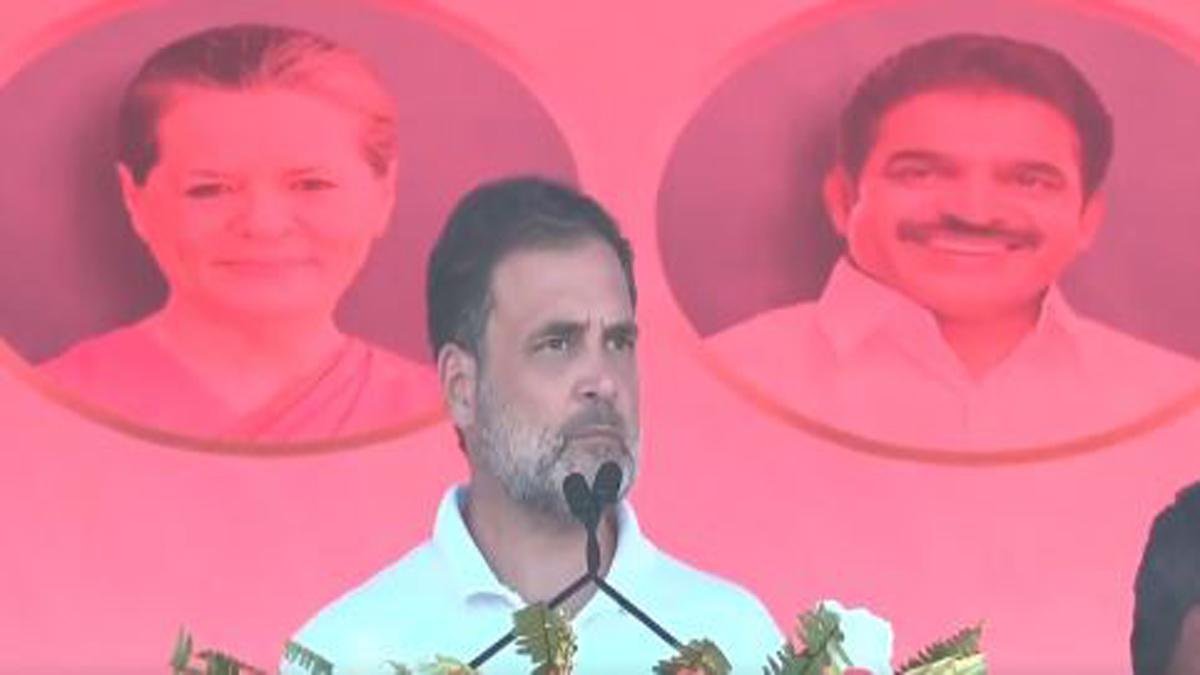 किशनगंज में गरजे राहुल, कहा- मोदी के खून में नफरत है, वे लोगों को चाहते हैं बांटना 4 22Scope News Kishanganj Rahul 2 22Scope News