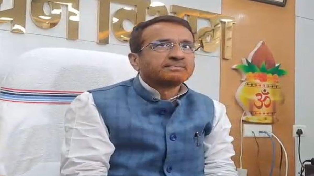 विभागों के बंटवारा के बाद धीरे-धीरे पदभार ग्रहण कर रहे हैं मंत्री | 22Scope News Mantri Vibhag 1 22Scope News