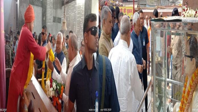 NItish-Mahaveer Mandir जनता के बाद भगवान के दरबार में नीतीश, जीत के लिए मांगी दुआ