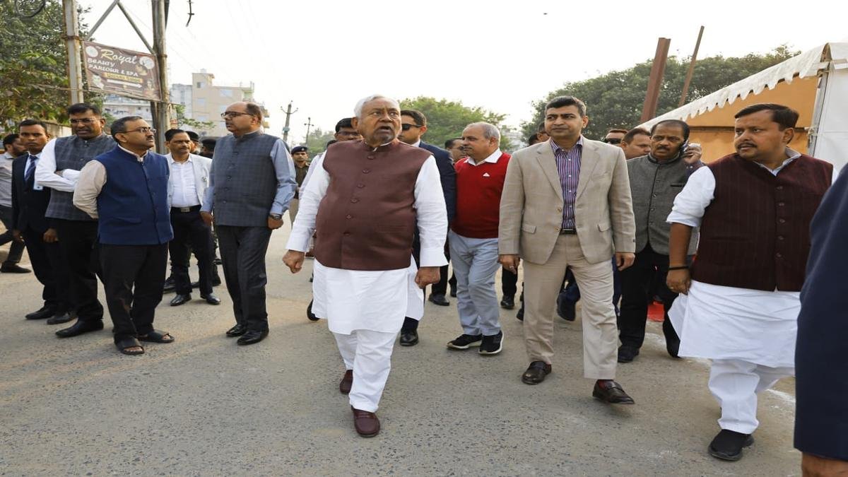 मुख्यमंत्री ने पटना शहरी क्षेत्र की विभिन्न योजनाओं का किया निरीक्षण, निर्माणाधीन कार्य को तेजी से पूर्ण करने का दिया निर्देश | 22Scope News Nitish Patna Urban 3 22Scope News