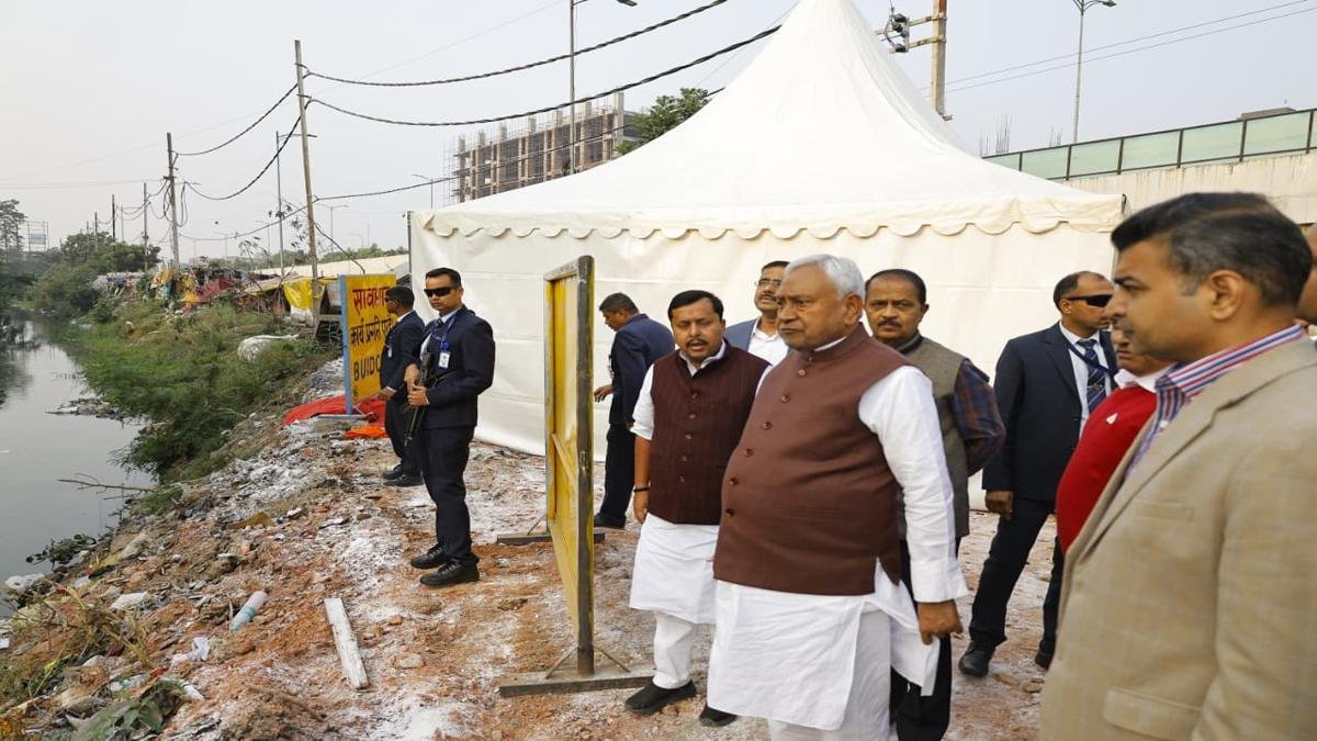 मुख्यमंत्री ने पटना शहरी क्षेत्र की विभिन्न योजनाओं का किया निरीक्षण, निर्माणाधीन कार्य को तेजी से पूर्ण करने का दिया निर्देश | 22Scope News Nitish Patna Urban 5 22Scope News