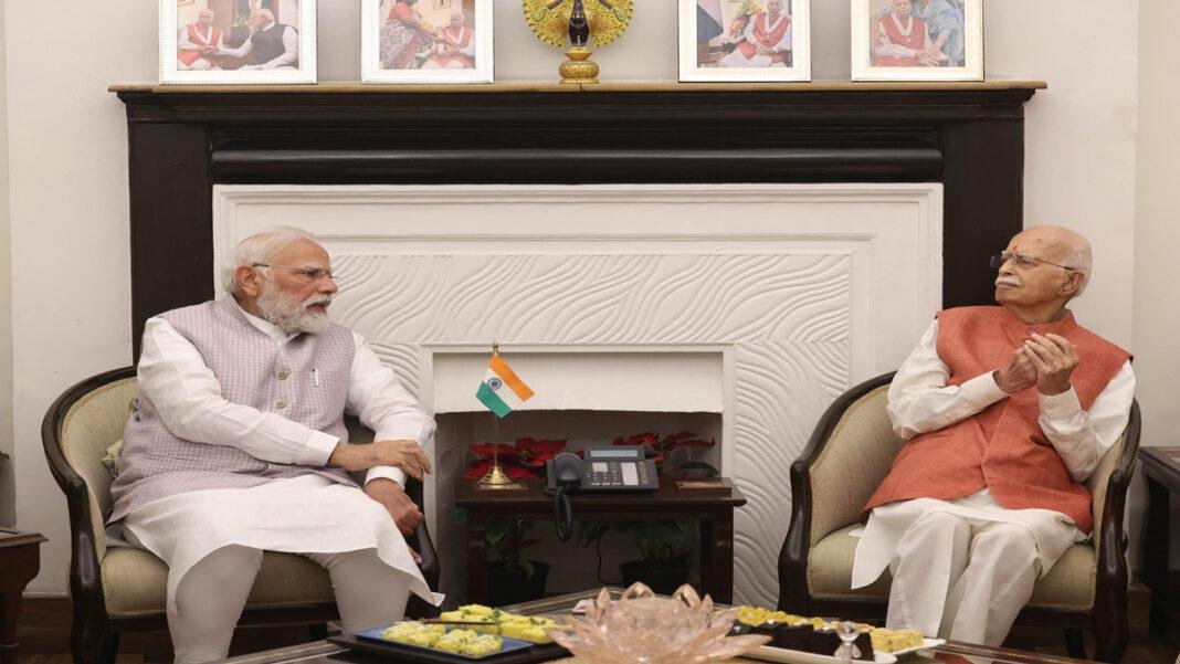 PM मोदी ने लालकृष्ण आडवाणी को दी जन्मदिन की बधाई, घर पहुंचकर की मुलाकात