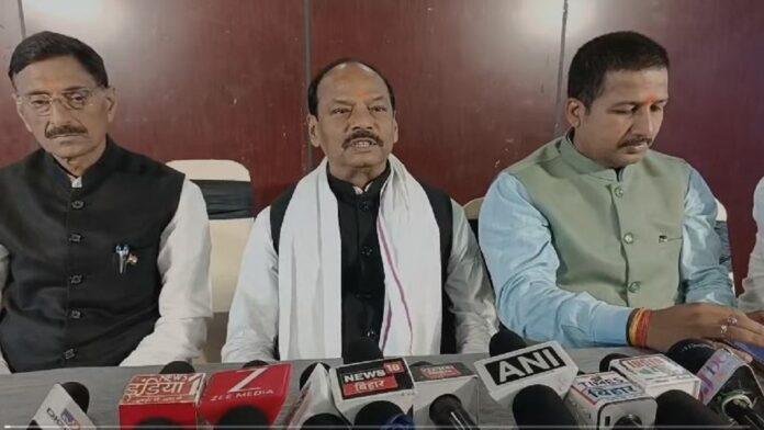 भागलपुर पहुंचे रघुवर दास, बोले - 2005 में बिहार की जनता ने आसुरी शक्तियों और अराजक शासन को हटाया था