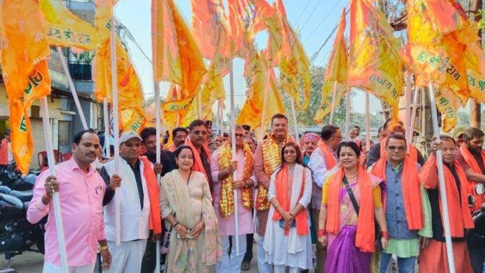 सांसद मनीष जायसवाल ने 65 बुजुर्ग तीर्थयात्रियों को पांव पखारकर किया रवाना, सांसद तीर्थ दर्शन महाअभियान से अब तक 2000 लोग लाभान्वित