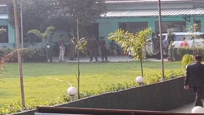 तेजस्वी के सरकारी आवास पर RJD की बैठक, लालू, राबड़ी, मीसा व संजय मौजूद, हारे हुए उम्मीदवार भी शामिल