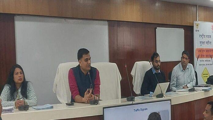 परिवहन विभाग द्वारा विशेष प्रशिक्षण कार्यक्रम आयोजित, वीडियो और इंटरैक्टिव सत्रों द्वारा सड़क सुरक्षा और सुरक्षित ड्राइविंग की दी गई जानकारी