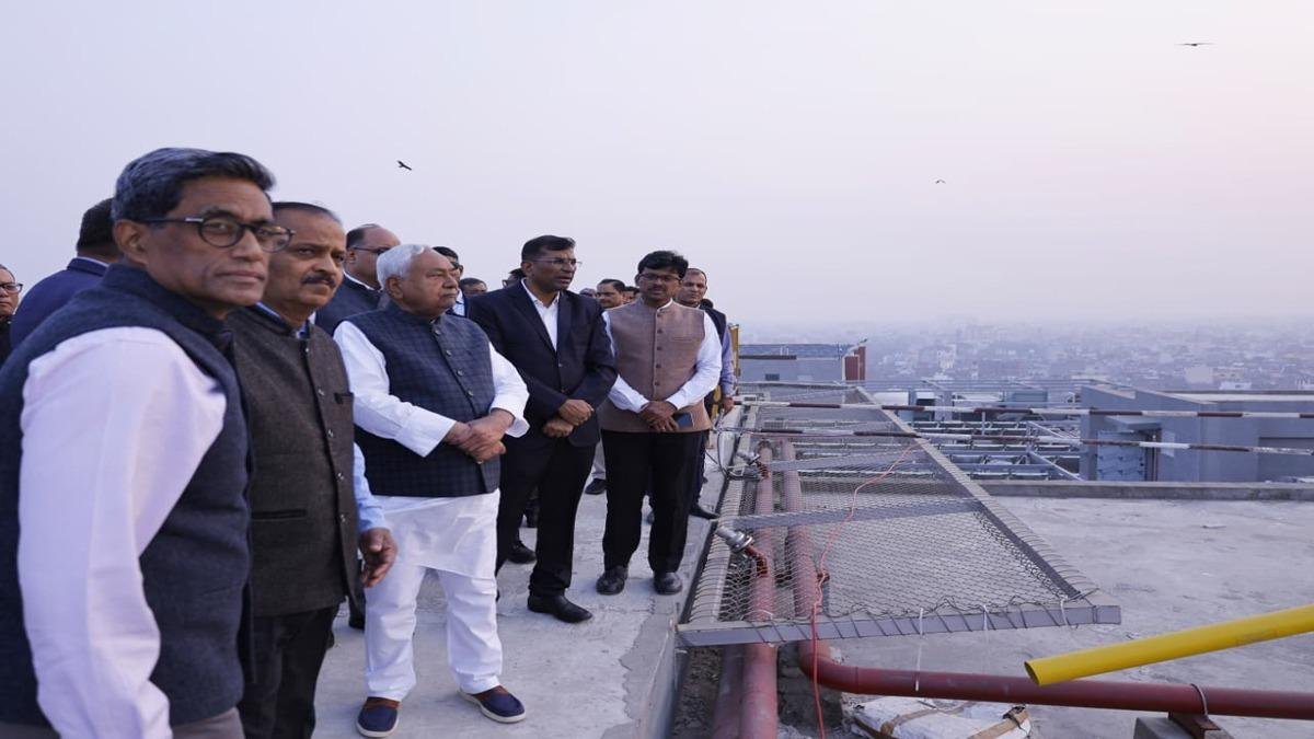 मुख्यमंत्री ने पीएमसीएच स्थित आपातकालीन इकाई भवन का किया निरीक्षण, अधिकारियों को दिये आवश्यक दिशा-निर्देश 2 22Scope News WhatsApp Image 2025 11 28 at 18.03.06 1 22Scope News