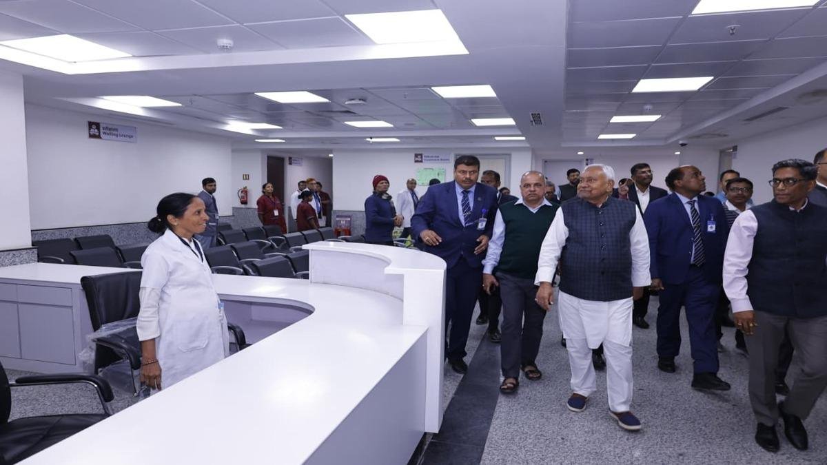 मुख्यमंत्री ने पीएमसीएच स्थित आपातकालीन इकाई भवन का किया निरीक्षण, अधिकारियों को दिये आवश्यक दिशा-निर्देश 3 22Scope News WhatsApp Image 2025 11 28 at 18.03.06 22Scope News