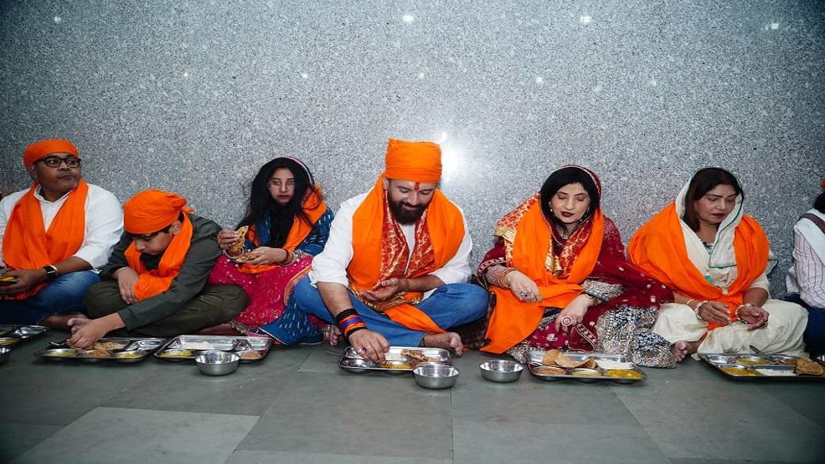 बिहार चुनाव में बंपर जीत के बाद केन्द्रीय मंत्री चिराग पासवान पहुँचे पटना साहिब गुरूद्वारा | 22Scope News a0f0c729 27fb 4927 a619 0db4a293f086 1 22Scope News