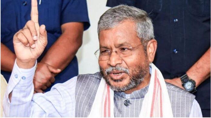 बाबूलाल मरांडी का तीखा हमला: “अवैध डीजीपी अनुराग गुप्ता के भ्रष्टाचार की जांच से क्यों डर रहे हैं हेमंत सोरेन?”