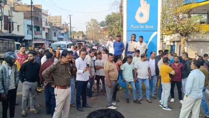 Jharia Firing: युवक की दिनदहाड़े सिर में गोली मारी, हालत गंभीर