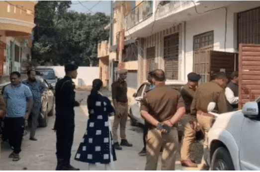 UP ATS ने पांचवें डॉक्टर परवेज अंसारी के घर पर मारा छापा
