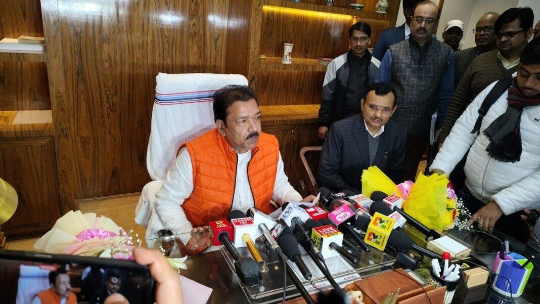 डॉ दिलीप जायसवाल ने पथ निर्माण विमाग का कार्यभार ग्रहण किया, बोले - ग्रीनफील्ड और एक्सप्रेस से बिहार के विकास को और गति मिलेगी