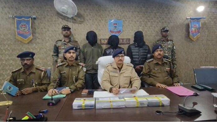 बैंक ग्राहकों और ज्वेलरी दुकानों को निशाना बनाने वाले 3 अपराधी गिरफ्तार