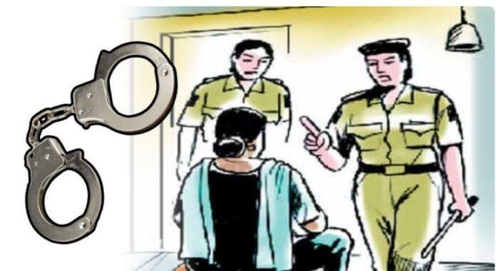 बेटों की हरकतों पर पुलिस ने 4 महिलाओं को किया गिरफ्तार, जानें पूरा मामला