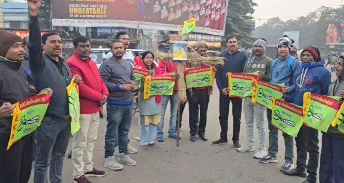 Bokaro Airport Expansion Protest: बिरसा चौक पर Dhulu Mahato का पुतला दहन, JLKM का आरोप