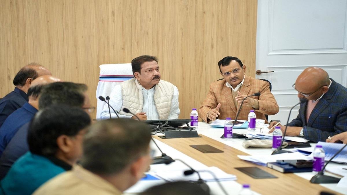विभागीय योजनाओं की समीक्षा में बोले मंत्री डॉ दिलीप जायसवाल- निर्माण कार्यो में आ रहे बाधाओं को शीघ्र करे दूर | 22Scope News 522f68c9 5c9e 4783 bfb7 c34afc1dcc7d 22Scope News